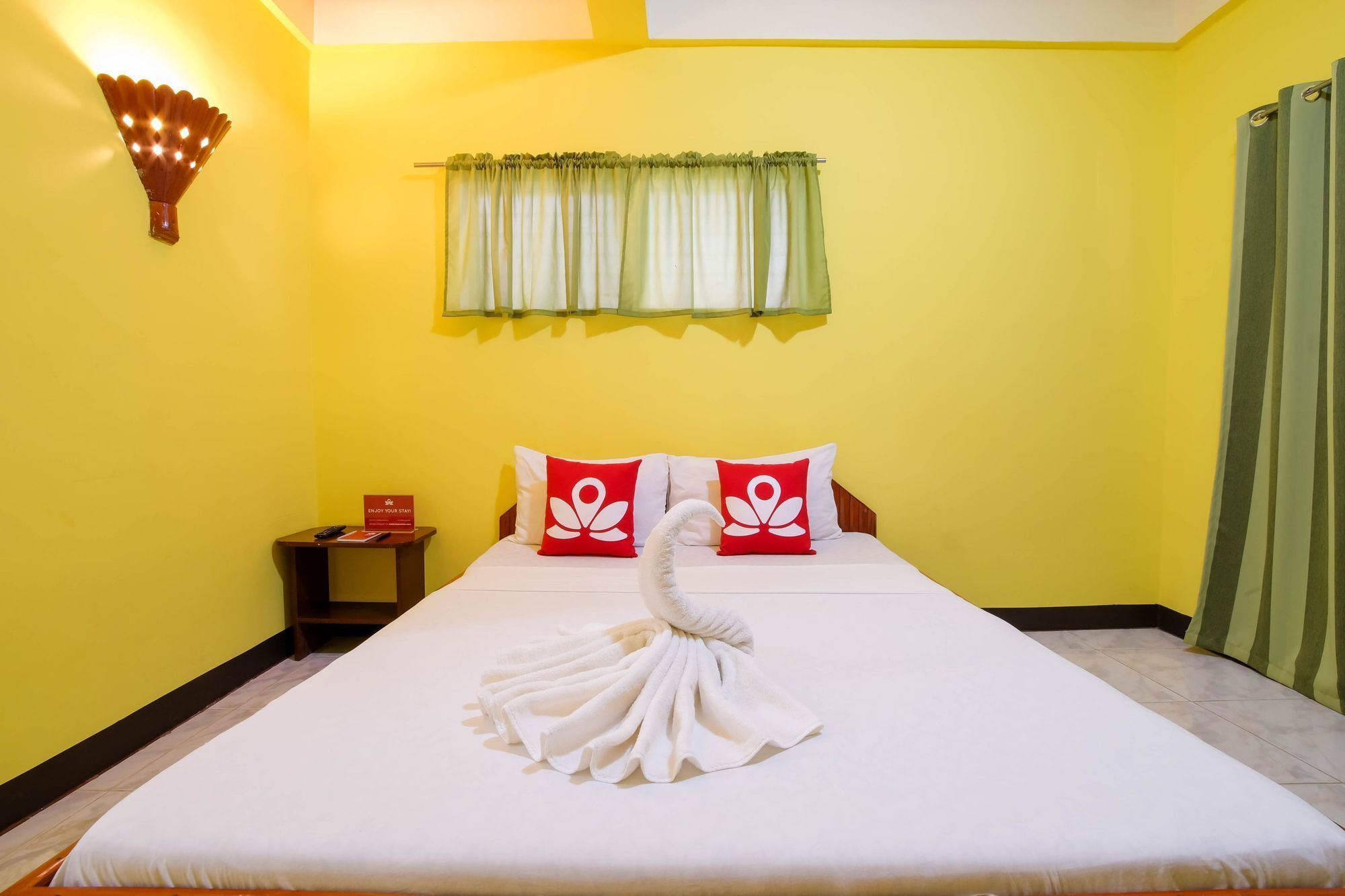 Zen Rooms White Beach Puerto Galera Exterior photo