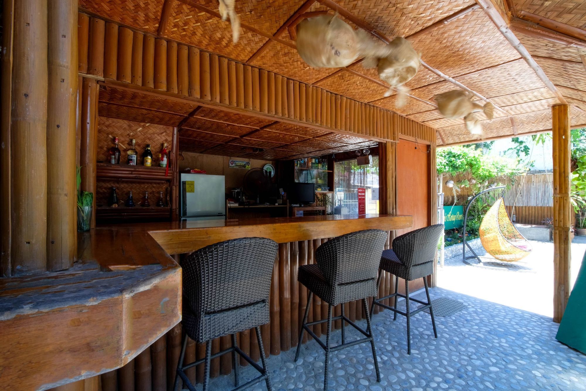 Zen Rooms White Beach Puerto Galera Exterior photo